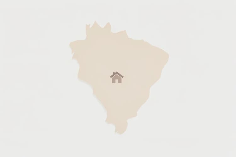 Mapa estilizado do Brasil com destaque para a cidade de Curitiba e um ícone de casa.